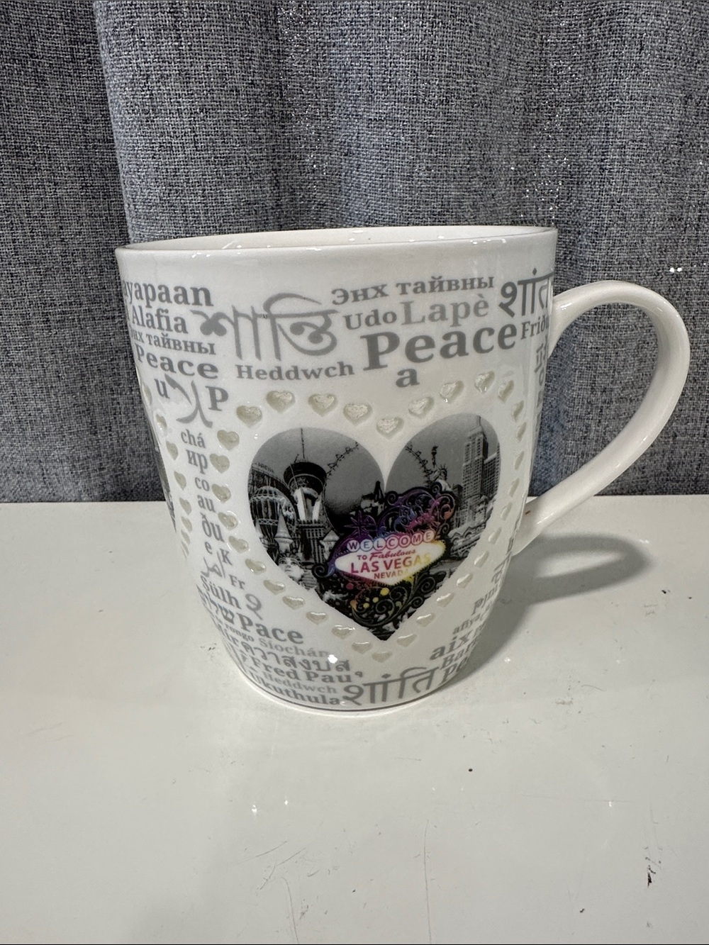 Las Vegas Heart 32 oz. Photo Ceramic Coffee multilingual “peace“ theme mug. New